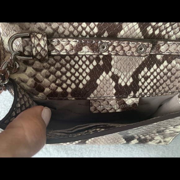 Michael kors crossbody bag - Picture 5 of 8